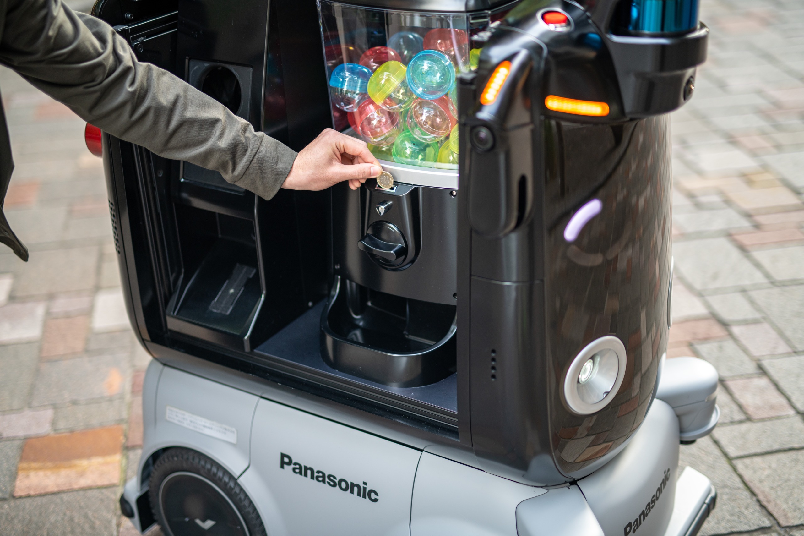 自動搬送ロボットが丸の内エリアに登場します！（2022/12/1~2023/2/4